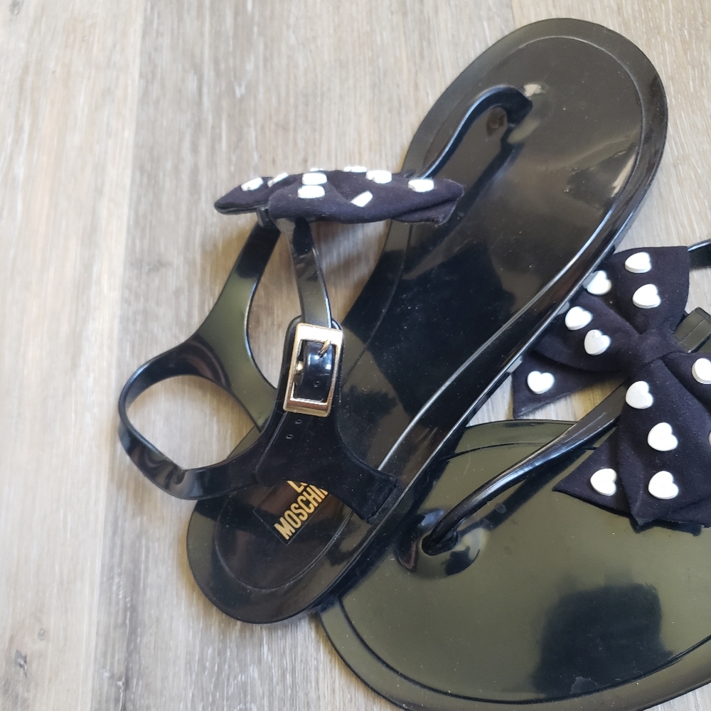 LOVE MOSCHINO HEART BOW JELLY T-STRAP SANDALS - Picture 6 of 11